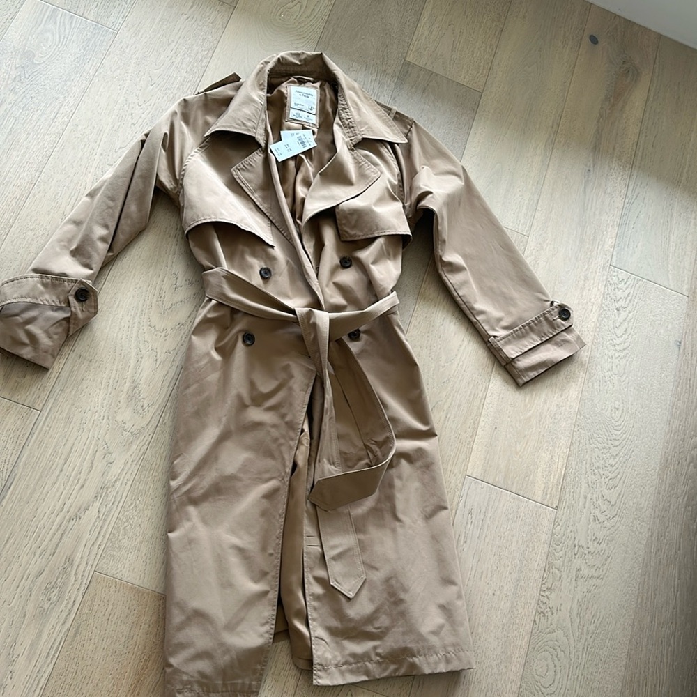 Abercrombie and Fitch brand new with tags tan trenchcoat